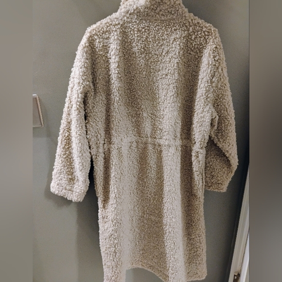 Cozy Cream Teddy Jacket - Picture 12 of 12